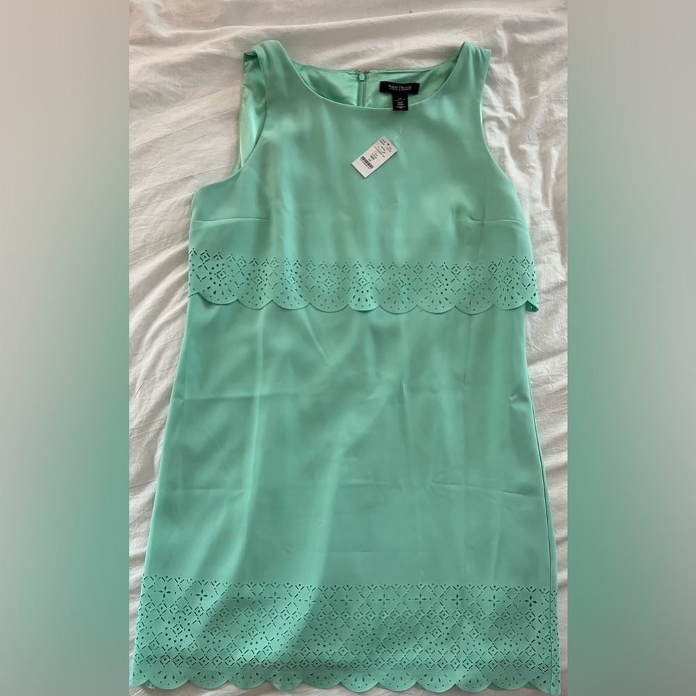 New with tag!! Mint scalloped dress from White House Black Market. Size 14!